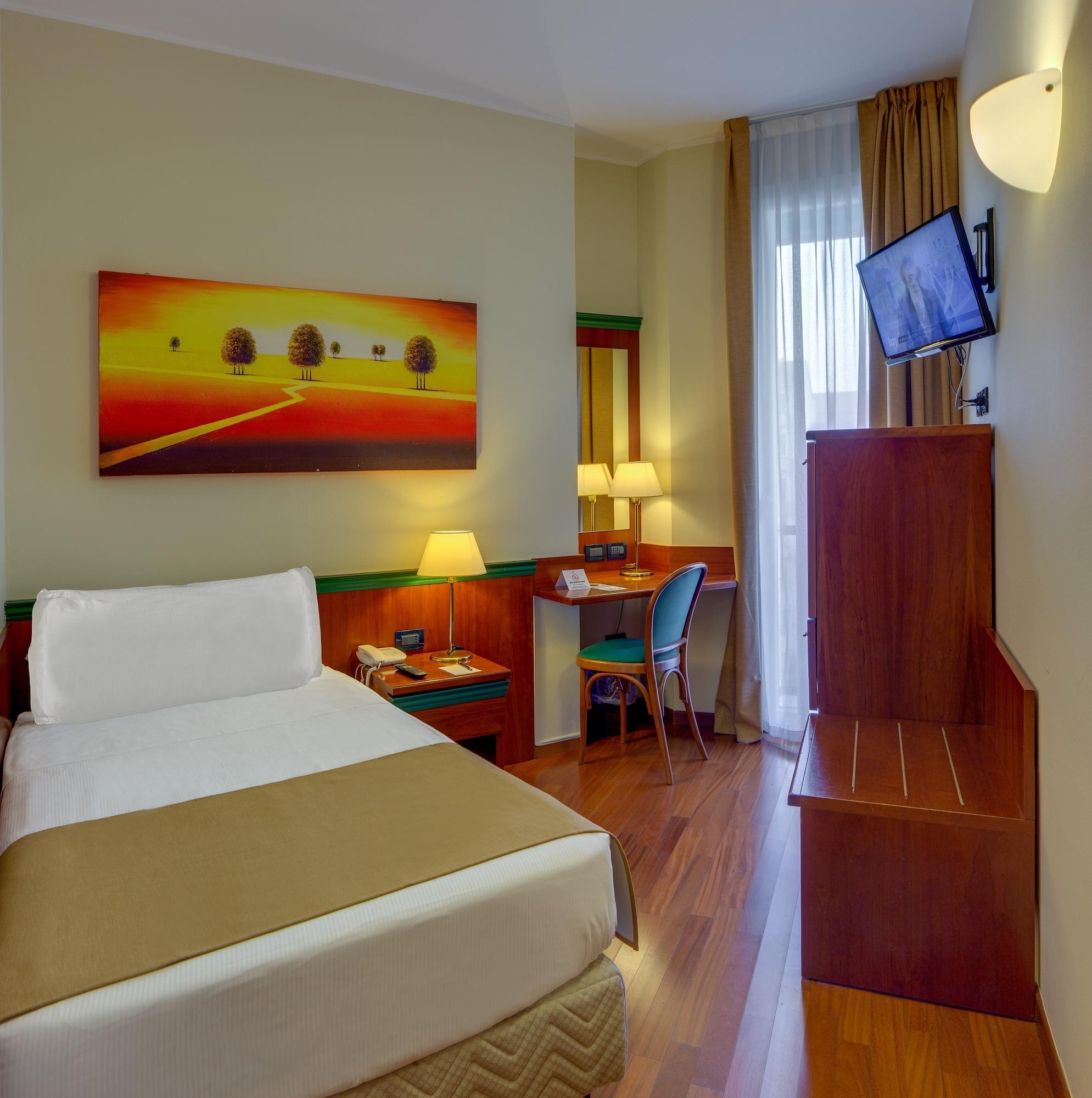 Hotel Raffaello Milánó Kültér fotó
