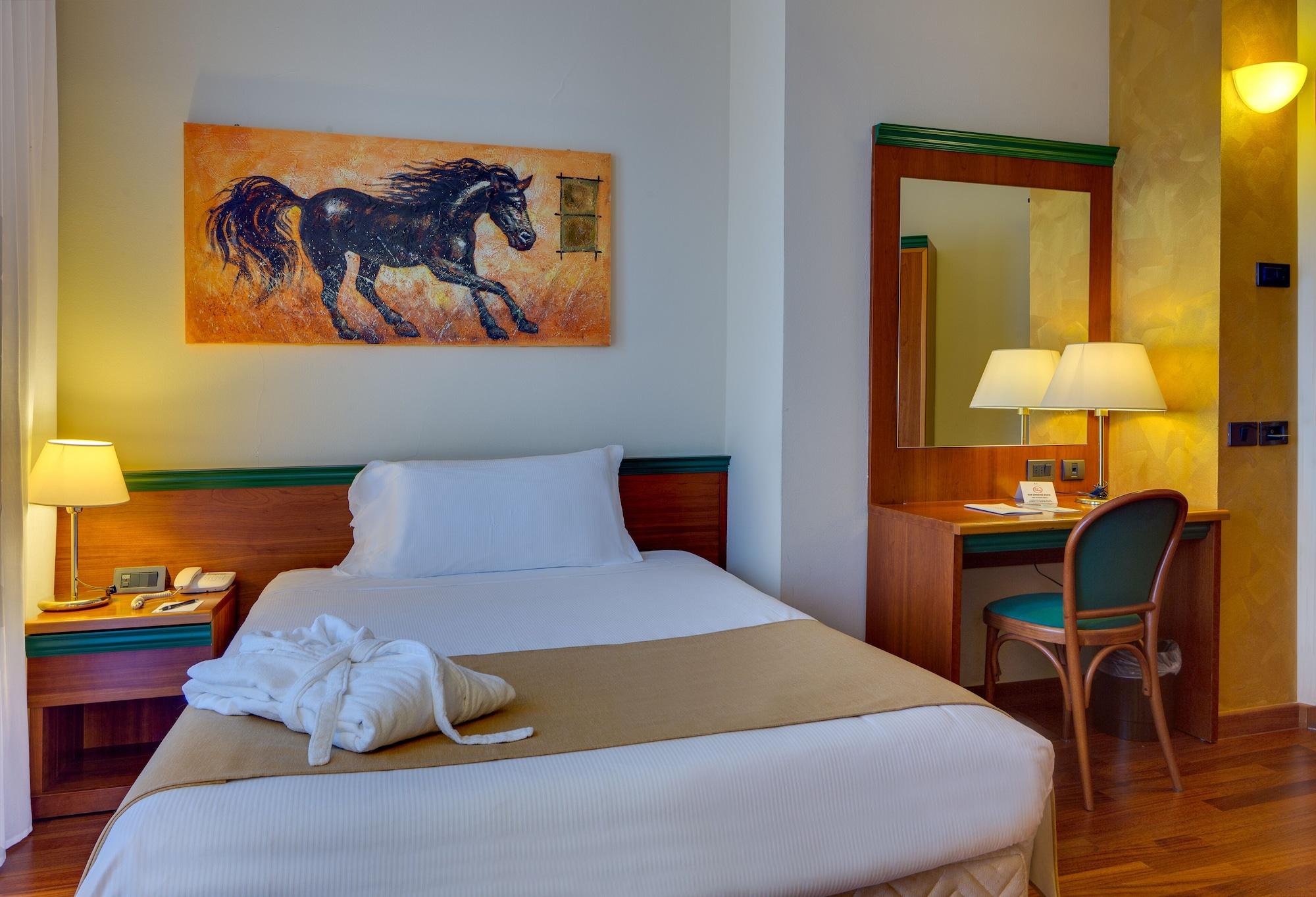 Hotel Raffaello Milánó Kültér fotó