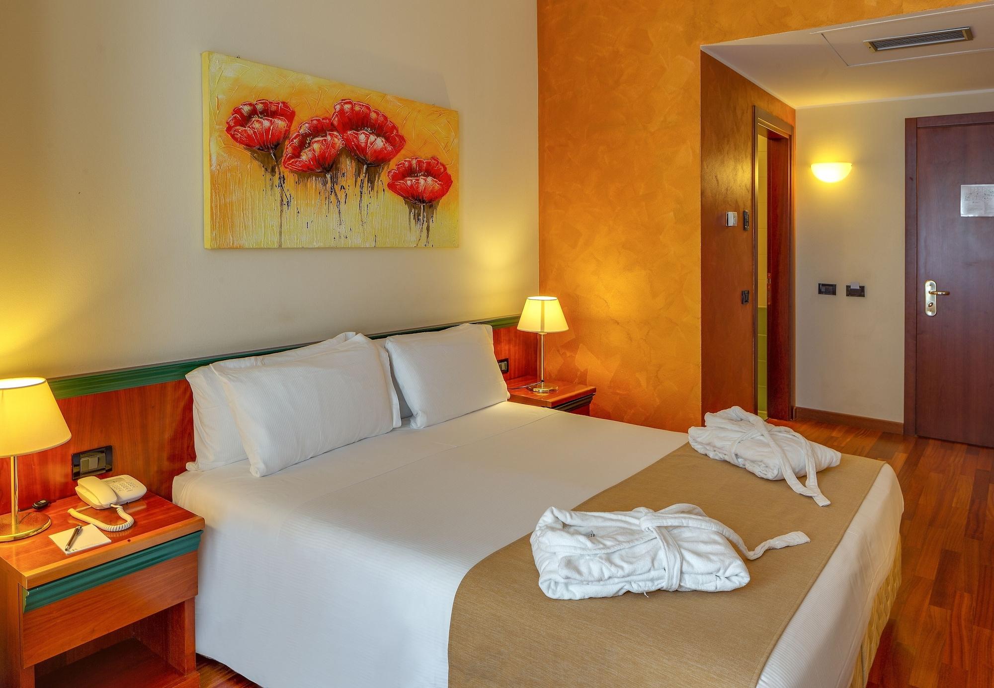 Hotel Raffaello Milánó Kültér fotó